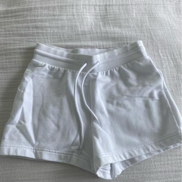 Aritzia Sweatshorts - Picture 1 of 4